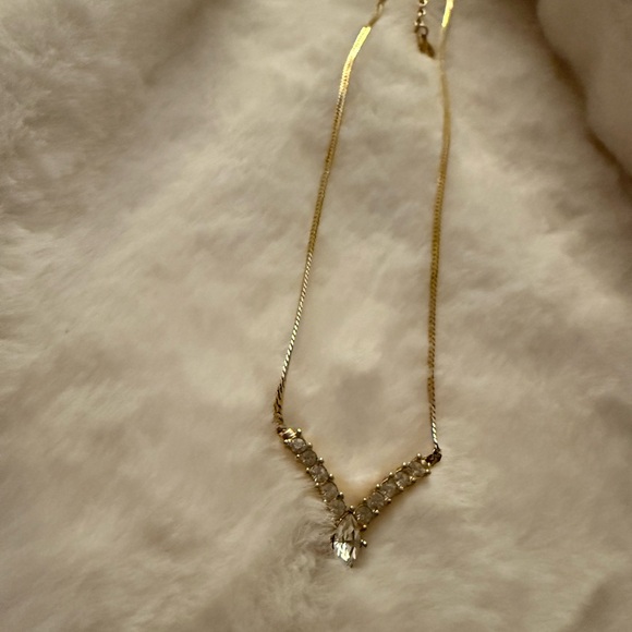 Christian Dior Vintage Gold tone V-shaped Swarovski crystals - Picture 8 of 16